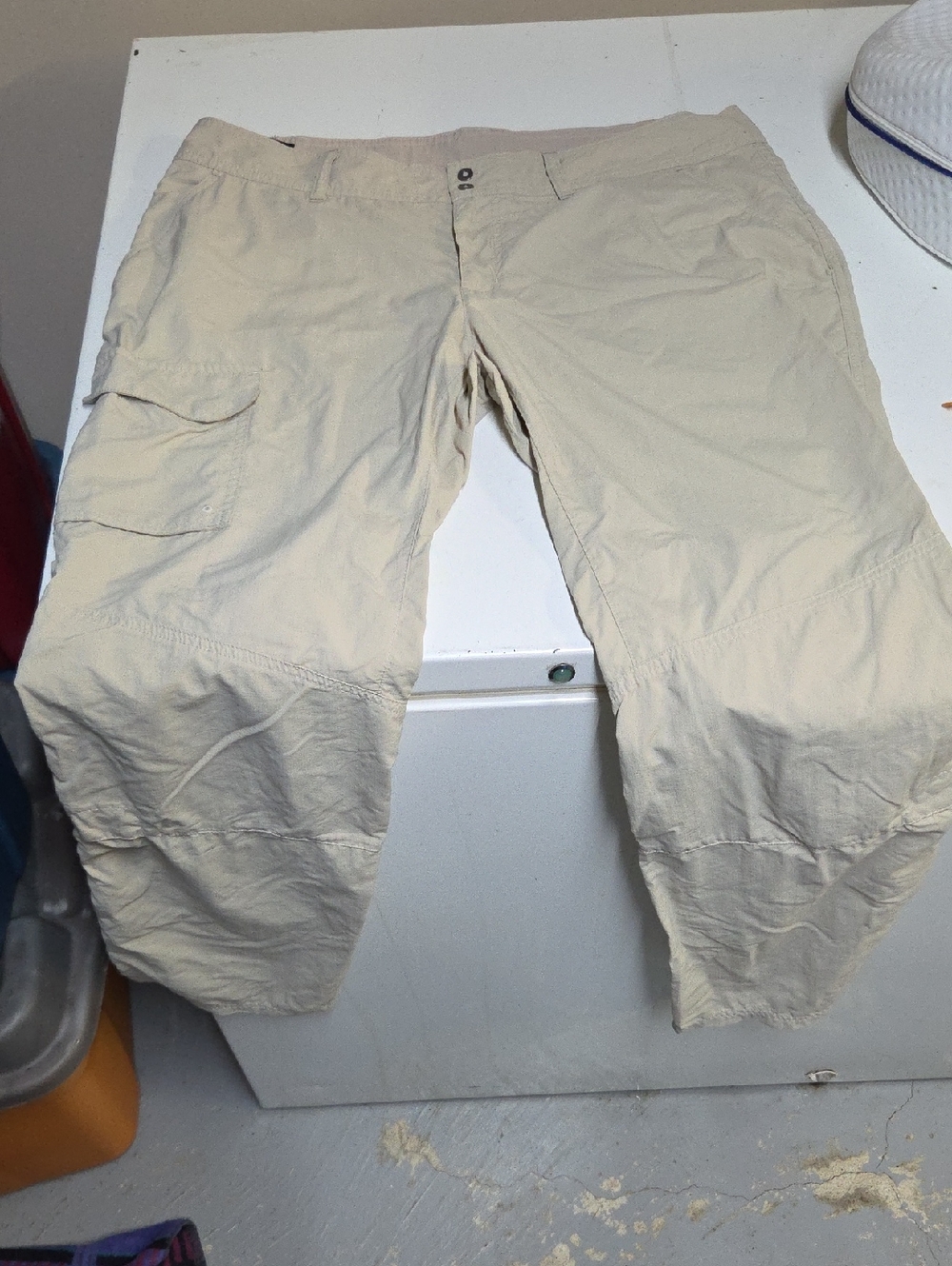 Columbia Wonens Lightweight Beige Cargo Pants Sz 14